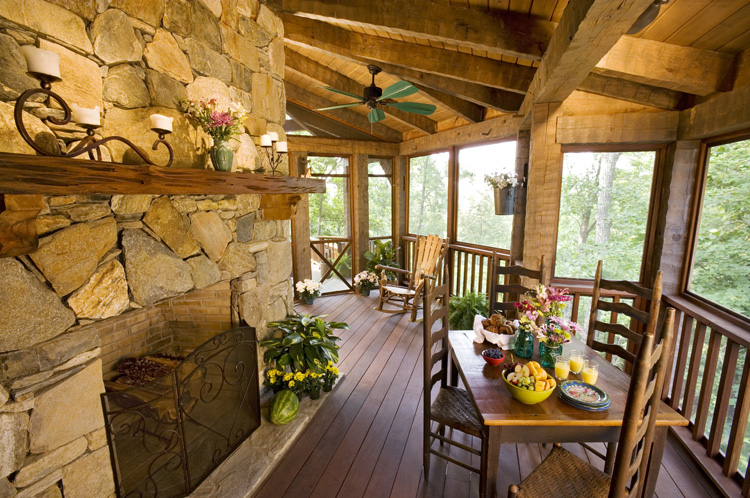 porch3.jpg (230330 bytes)